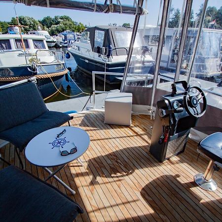 فندق Hausboot هنينغسدورف المظهر الخارجي الصورة